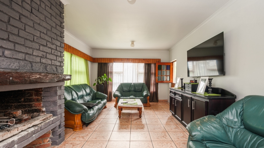 5 Bedroom Property for Sale in Napier Western Cape